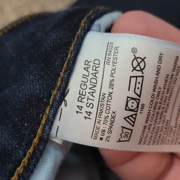 Old Navy Jeans - Picture 5 of 6